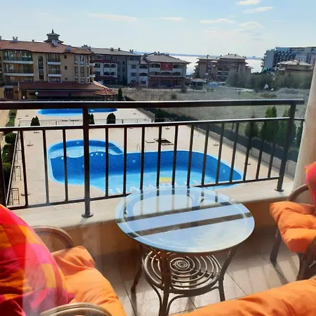 Aqua Dreams Apartment